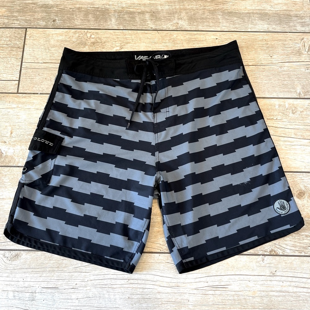 Body Glove Gray/ Black Board Shorts Size 38